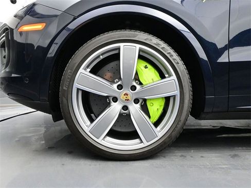 Certified 2023 Porsche Cayenne Turbo S image 6
