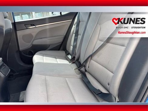 Used 2017 Hyundai Elantra SE FWD image 16