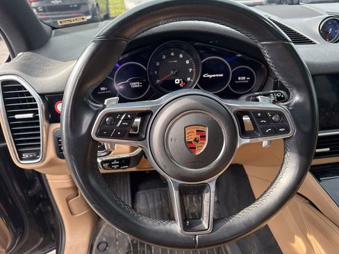 Used 2019 Porsche Cayenne AWD/4WD image 14