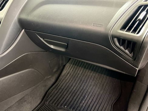 Used 2014 Ford Focus SE w/ SE Winter Package image 34