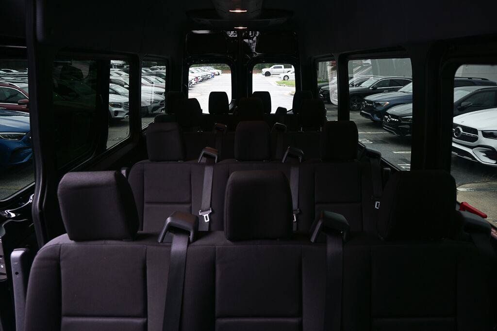 Used 2025 Mercedes-Benz Sprinter 2500 image 2