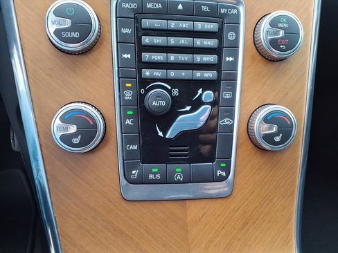 Used 2017 Volvo XC60 T5 Inscription w/ Preferred Option Package image 25