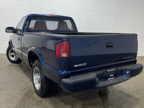 Used 2001 Chevrolet S10 Pickup LS w/ Preferred Equipment Group image 3