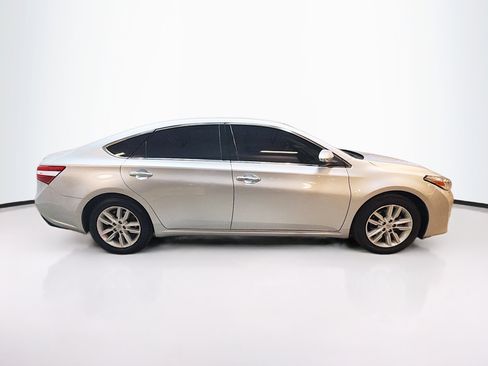 Used 2014 Toyota Avalon XLE Premium image 10