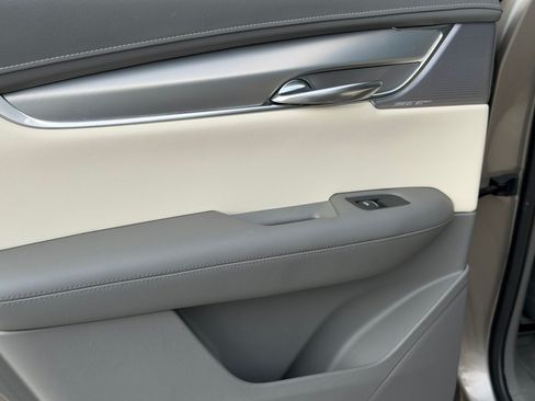 Used 2022 Cadillac XT5 Premium Luxury FWD image 44