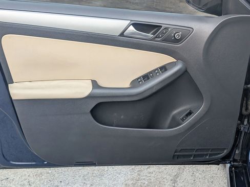 Used 2013 Volkswagen Jetta SE image 12