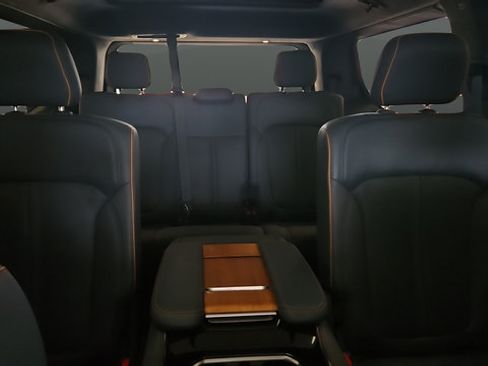 Used 2022 Jeep Grand Wagoneer Series II AWD/4WD image 25