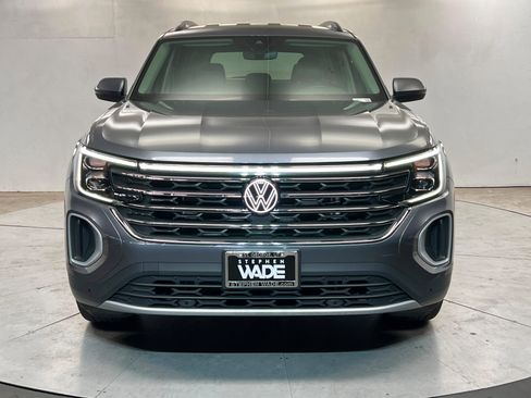 Used 2025 Volkswagen Atlas SE FWD image 8