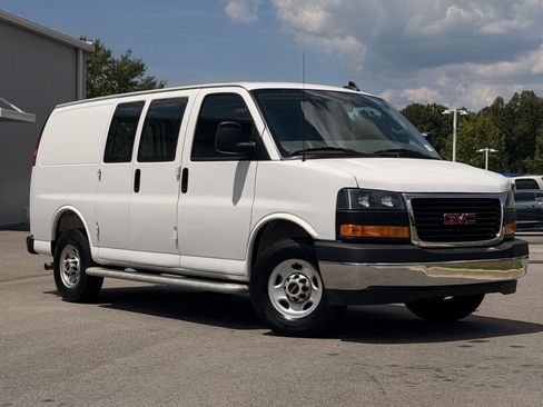 Used 2025 GMC Savana 2500 w/ Driver Convenience Package RWD image 2