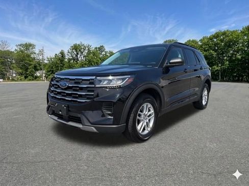 Used 2026 Ford Explorer Active AWD/4WD image 4