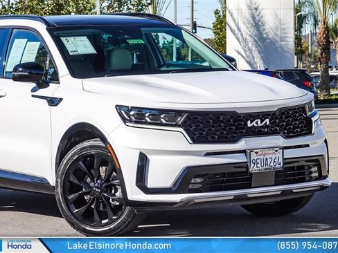 Used 2023 Kia Sorento SX image 2