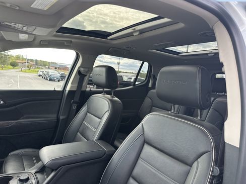 Certified 2023 GMC Acadia Denali w/ Denali Ultimate Package AWD/4WD image 8