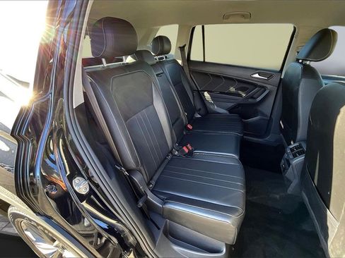 Used 2022 Volkswagen Tiguan SE image 26