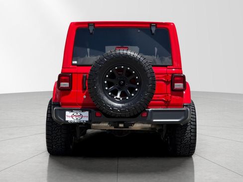Used 2019 Jeep Wrangler Unlimited Sahara AWD/4WD image 4