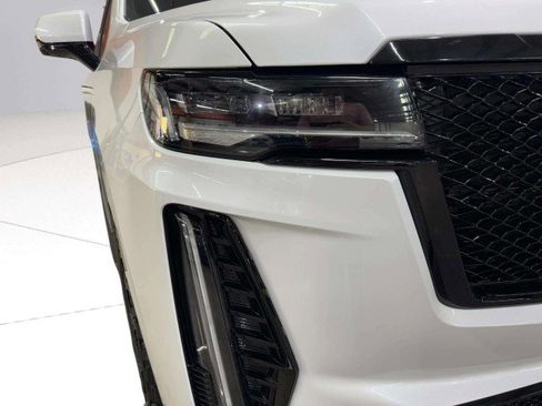 Used 2021 Cadillac Escalade Luxury image 17