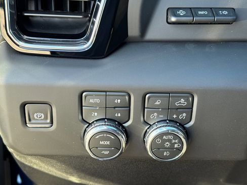 New 2026 GMC Sierra 2500 Denali w/ Denali Reserve Package image 27