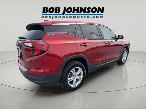 Used 2022 GMC Terrain SLE FWD image 3