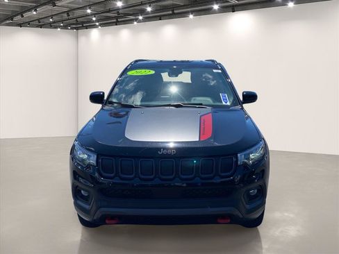 Used 2022 Jeep Compass Trailhawk w/ Trailhawk Convenience Group AWD/4WD image 2