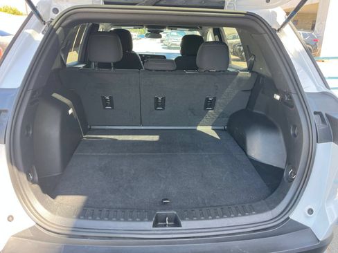 Used 2025 Chevrolet Equinox LT FWD image 27