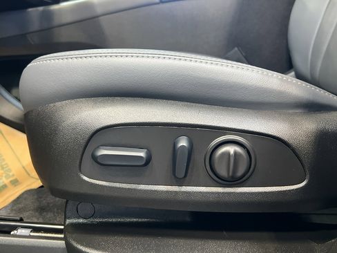 Used 2024 Buick Enclave Essence w/ Experience Buick Package image 16