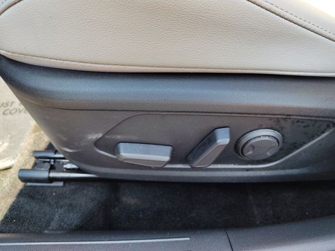 Used 2023 Hyundai Elantra Limited w/ Cargo Package FWD image 11