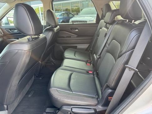 Used 2023 Nissan Pathfinder SL AWD/4WD image 34