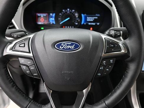 Certified 2024 Ford Edge SEL w/ Convenience Package AWD/4WD image 9