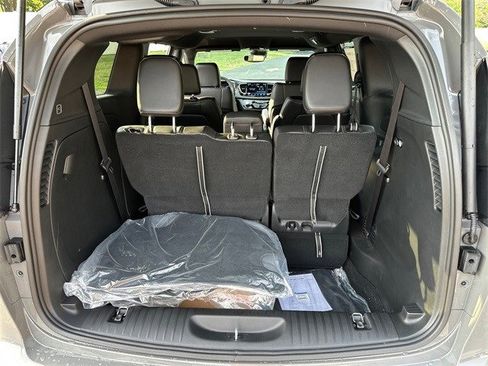 New 2025 Chrysler Pacifica Select image 10