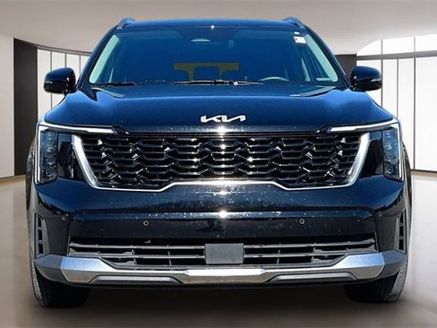 Used 2025 Kia Sorento S image 2