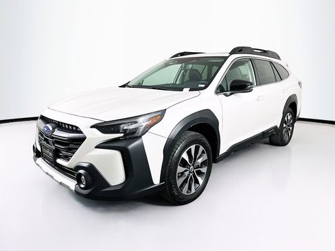 Used 2023 Subaru Outback Limited image 3