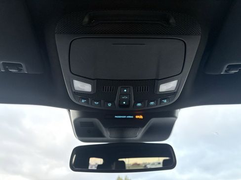 Used 2022 Ford Expedition Max Limited image 13