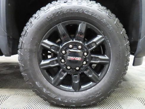 Used 2025 GMC Sierra 3500 AT4 w/ AT4 Premium Plus Package AWD/4WD image 10