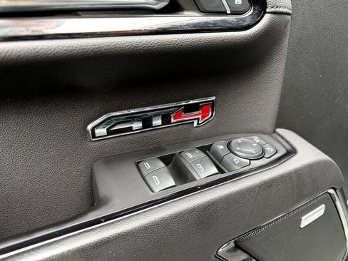 Used 2022 GMC Sierra 1500 AT4 w/ AT4 Preferred Package image 9