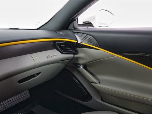 Used 2021 Ferrari Roma RWD image 29