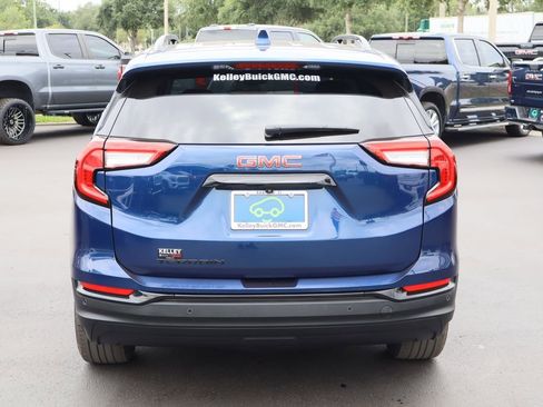 Used 2022 GMC Terrain SLT w/ Infotainment Package II FWD image 8