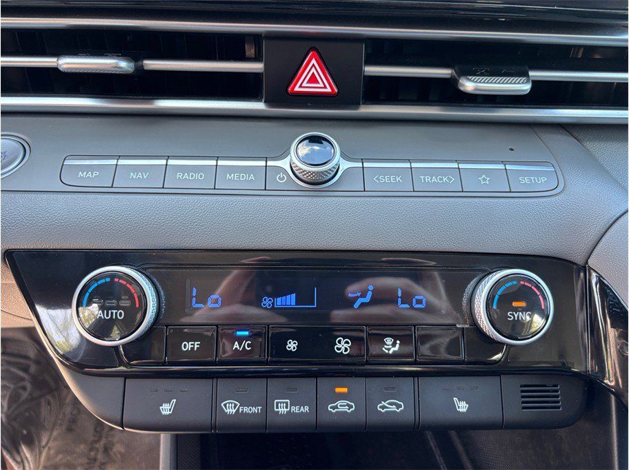 Used 2023 Hyundai Elantra SEL w/ Convenience Package FWD image 27