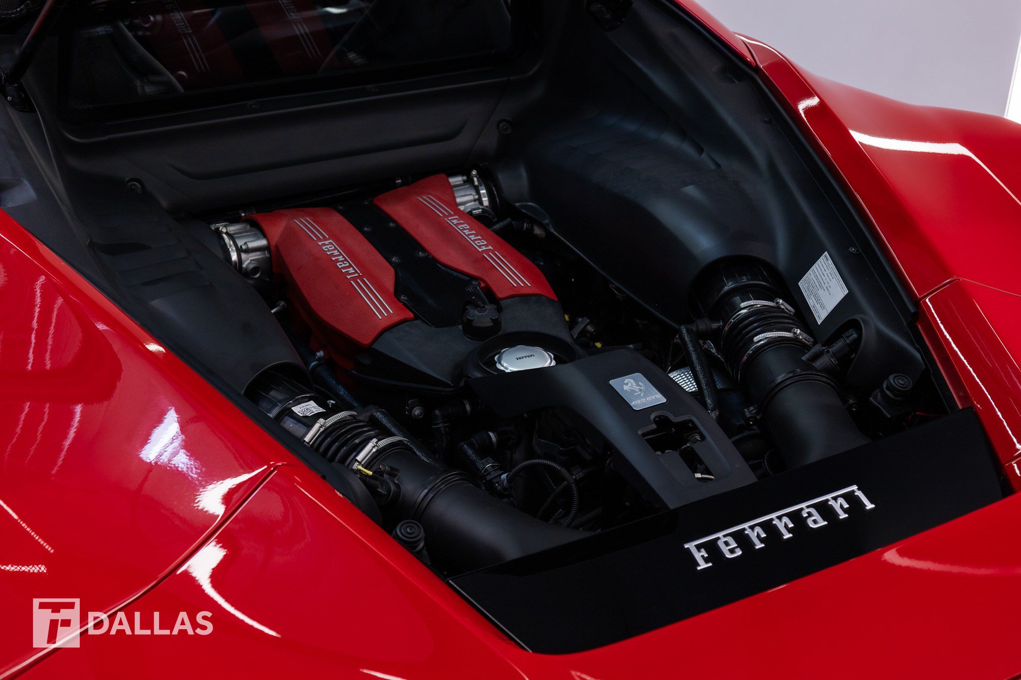 Used 2018 Ferrari 488 GTB RWD image 13