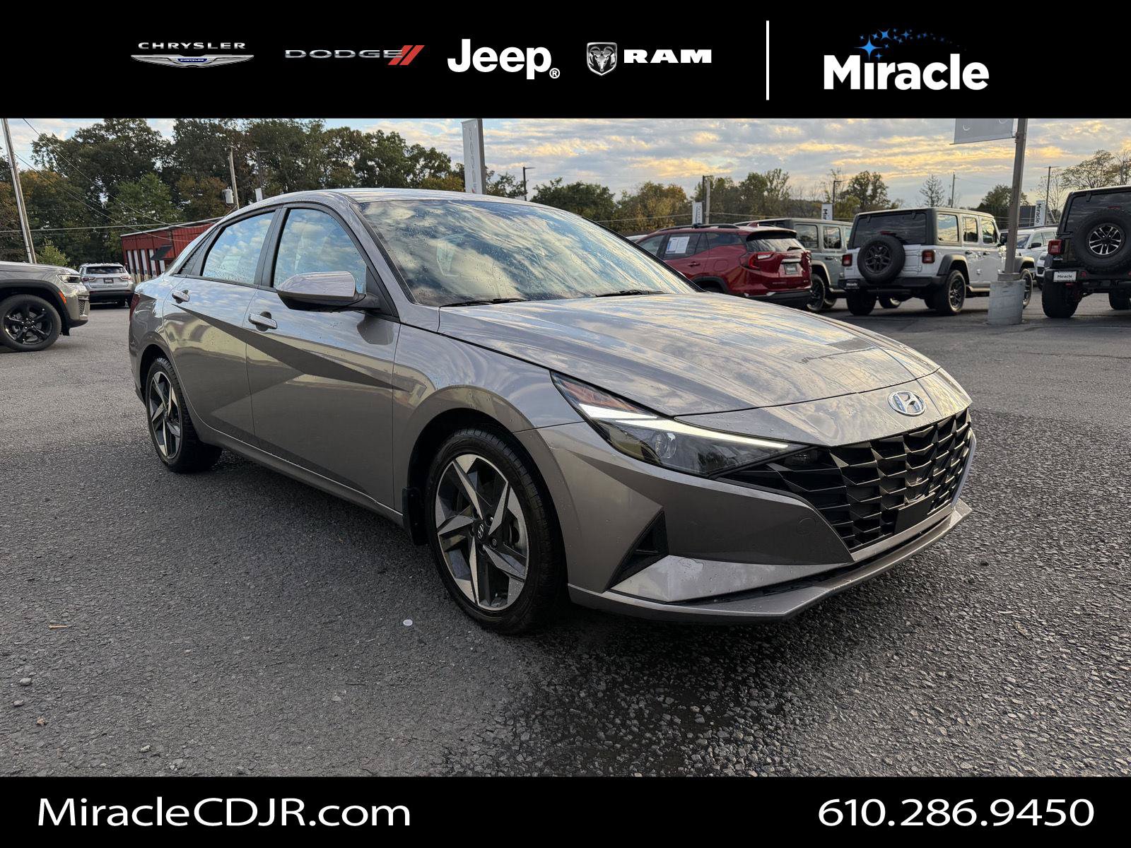 Used 2023 Hyundai Elantra SEL w/ Convenience Package FWD image 1
