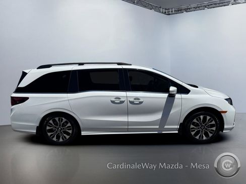 Used 2025 Honda Odyssey Elite image 3
