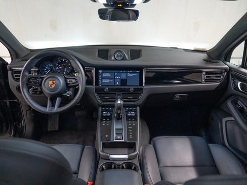 Certified 2026 Porsche Macan AWD/4WD image 26