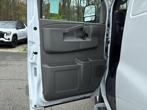 Used 2024 Chevrolet Express 2500 w/ Driver Convenience Package RWD image 12