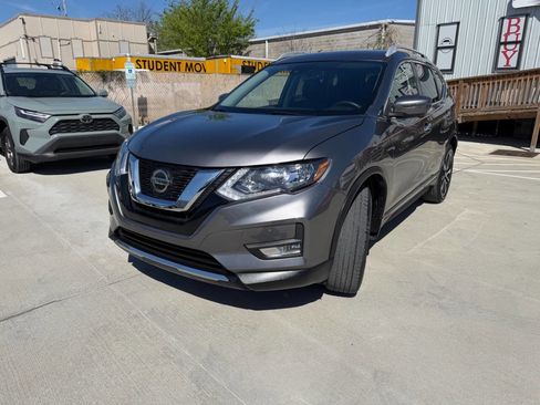 Used 2020 Nissan Rogue SL AWD/4WD image 2