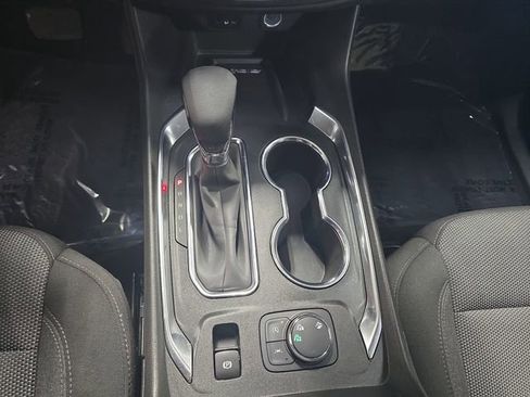 Used 2023 Chevrolet Traverse LT image 28