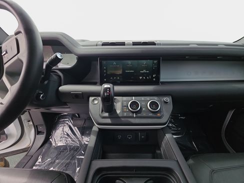 Used 2024 Land Rover Defender 110 S AWD/4WD image 19