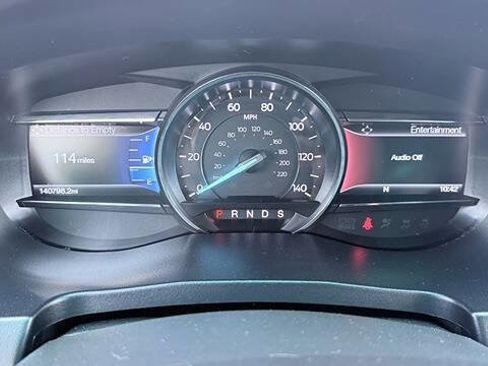 Used 2017 Ford Explorer XLT w/ Equipment Group 202A FWD image 5