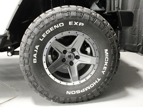 Used 2017 Jeep Wrangler Unlimited Sahara w/ Dual Top Group image 20