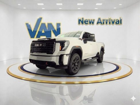 Used 2026 GMC Sierra 2500 AT4 AWD/4WD image 1