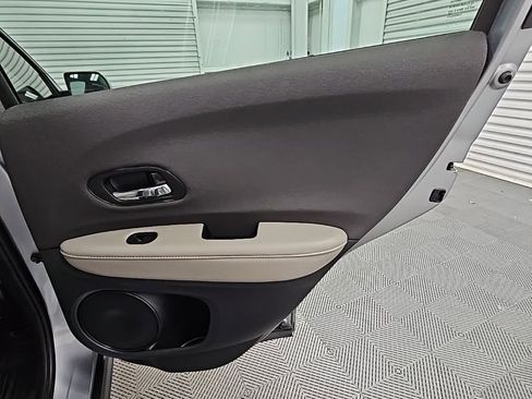 Used 2020 Honda HR-V LX image 31