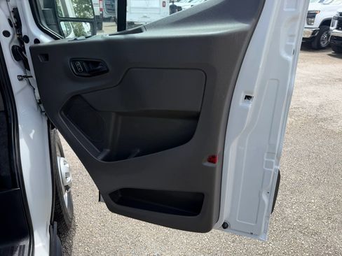 Used 2023 Ford Transit 250 148 Low Roof AWD w/ Fleet Fuel Economy Package image 17