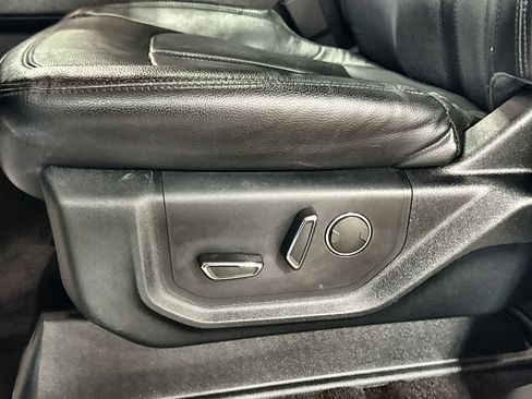 Used 2020 Ford Expedition Limited RWD image 13